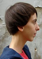 asymetryczne fryzury krótkie - uczesanie damskie zdjęcie numer 55B